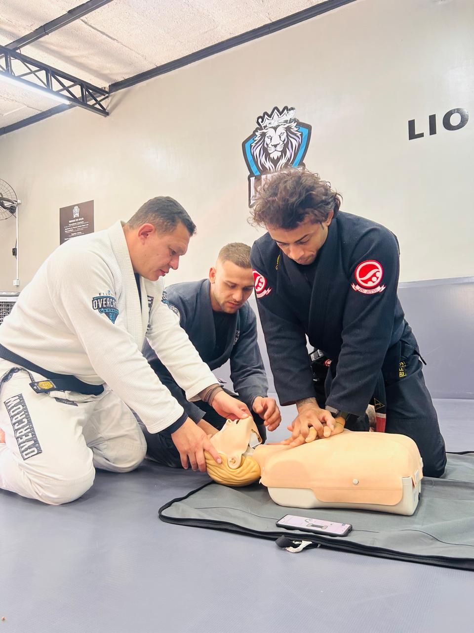 Treinamento de primeiros socorros na academia
